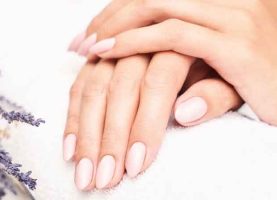 How long does acrylic powder stay on nails?